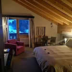 Maya Caprice Wengen