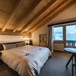 Maya Caprice Wengen