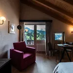 Hotel Maya Caprice 4*