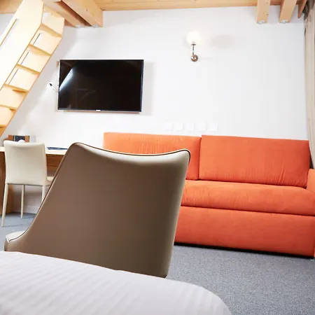 Hotel Maya Caprice
