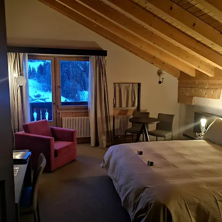 Maya Caprice Wengen