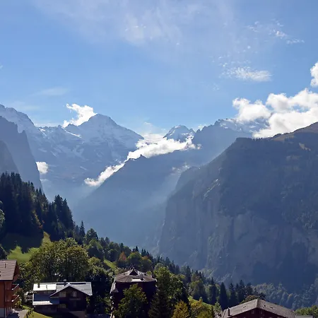 Maya Caprice Wengen
