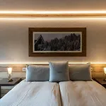 Maya Caprice Hotel 4*