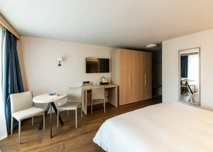 Hotel Maya Caprice 4*